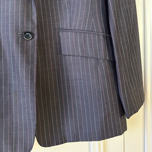 Liz Claiborne Gray Pinstripe Wool Blend Blazer, Size 10 - Picture 4 of 10